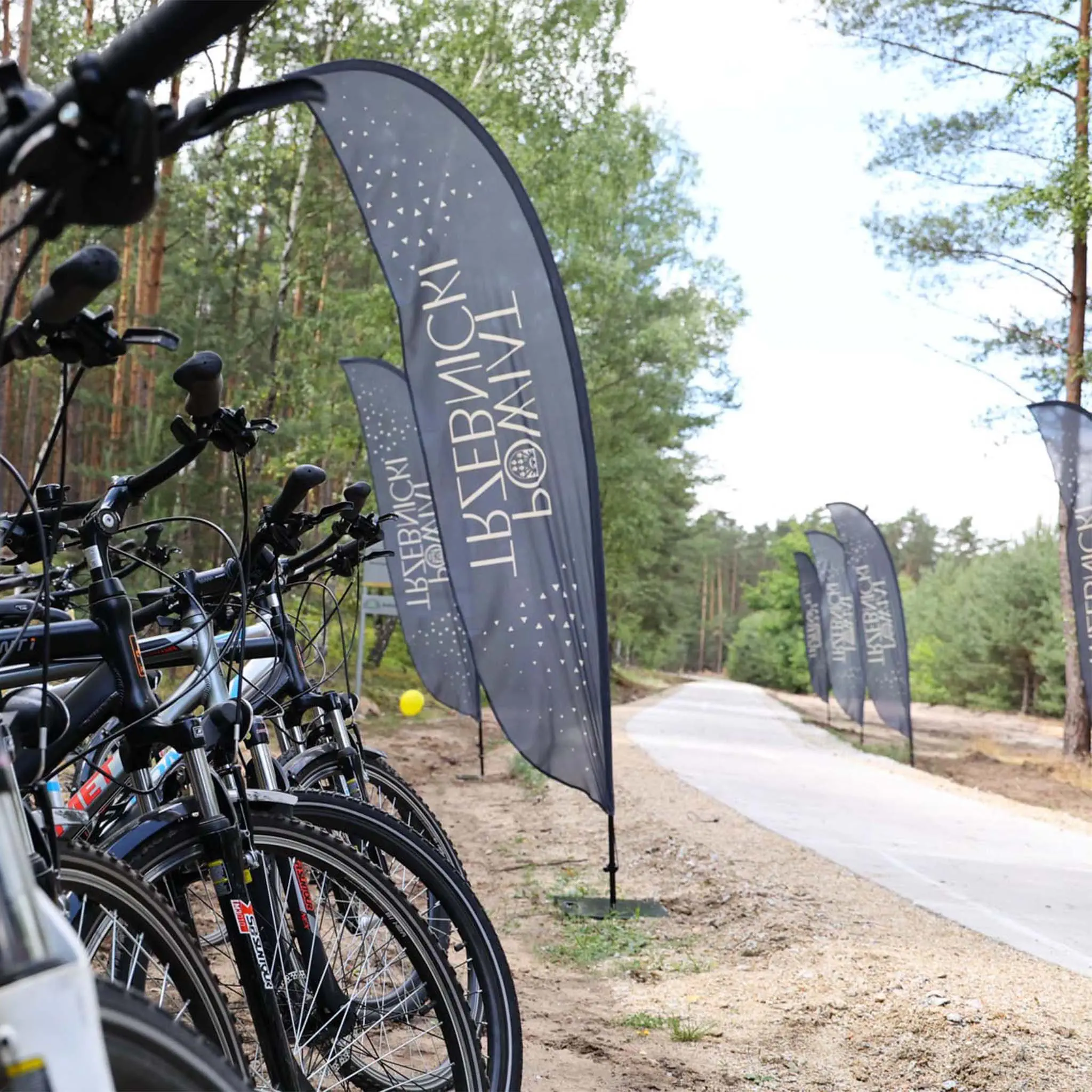 Flagi reklamowe dla Powiatu Trzebinickiego