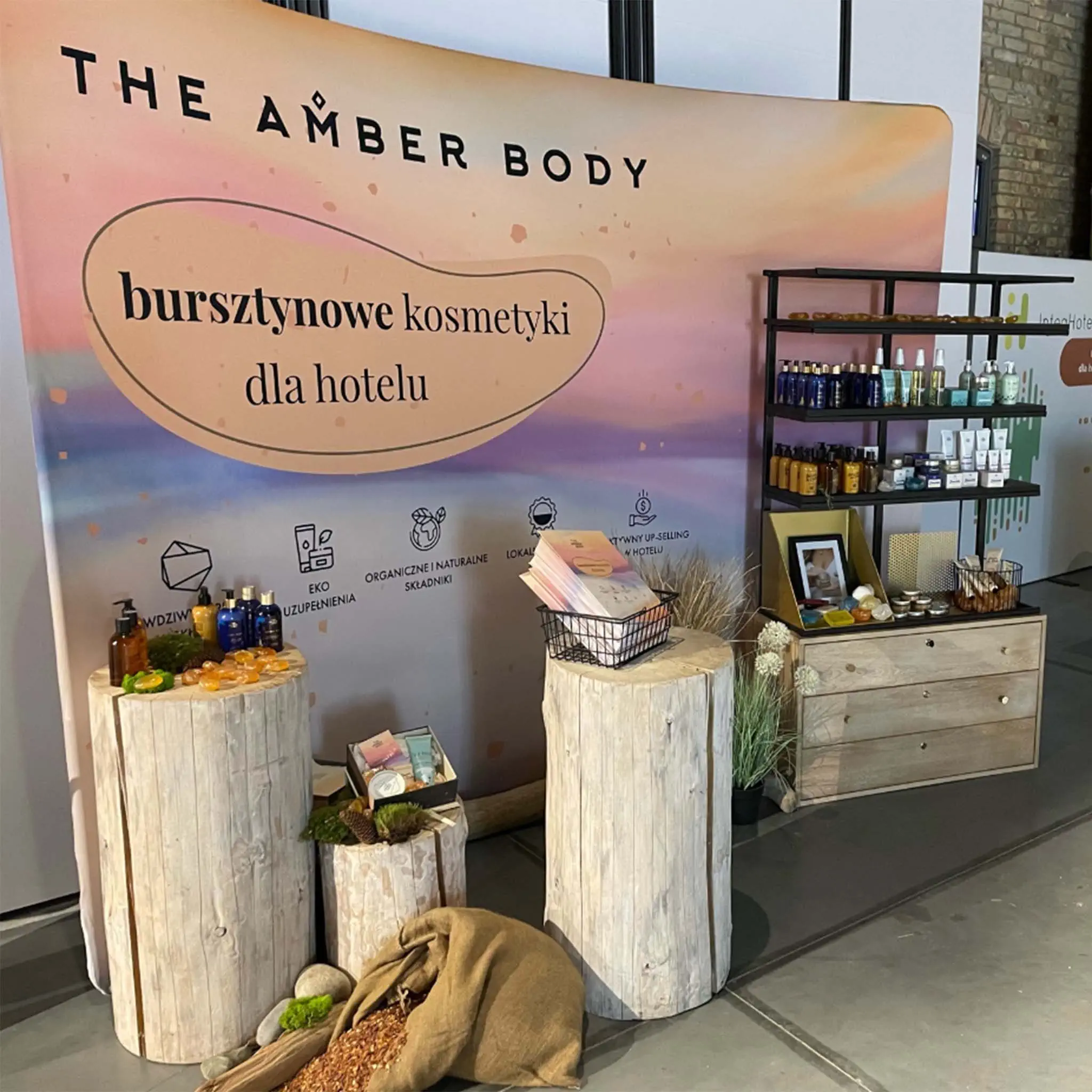 Ścianka reklamowa dla The Amber Body